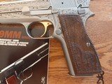 Browning Hi Power 9MM Gold Classic NIC - 5 of 8