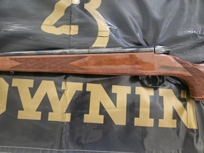 Weatherby Mark V Varmintmaster 22-250 - Image 9 of 10