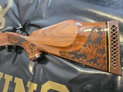 Weatherby Mark V Lazermark 340 Wby Mag - Image 8 of 12