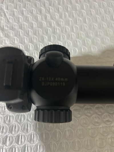 Burris Six X 2X12X40MM, Lighted cross hairs, in Excellent Condition with rings included.  30MM Tube - Image 5 of 6