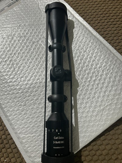 Zeiss Conquest 3X9X40 Like New with rings included - Image 1 of 4