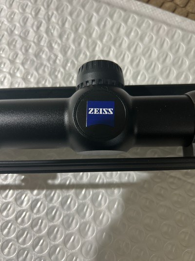 Zeiss Conquest 3X9X40 Like New with rings included - Image 3 of 4