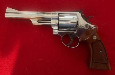 Smith & Wesson 29-2 Nickel .44 Magnum Excellent Condition - Image 2 of 9