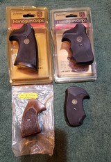 Pachmayr grip set for Colt Detective Special D frame type revolvers. - 2 of 4