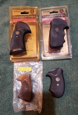 Pachmayr grip set for Colt Detective Special D frame type revolvers.