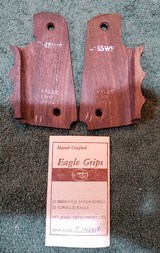 Eagle gripsfor Colt & 1911 Government models.Rosewood W/Finger Grooves. - 3 of 3