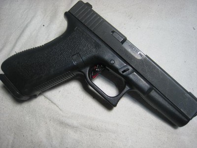 Glock 17 Gen2 METROPOLITIAN POLICE MPDC Gen 2 Great Condition Night Sights Over Watch Flat Trigger - Image 1 of 15