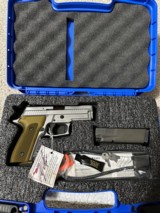 Sig Sauer P229 Elite Stainless - 1 of 11
