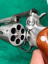 Near Mint Ruger Redhawk 44 Magnum Revolver - 6 of 11