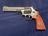 Beautiful Smith and Wesson Model 629-6 Deluxe 44 Magnum - 1 of 15