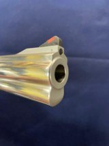 Beautiful Smith and Wesson Model 629-6 Deluxe 44 Magnum - 9 of 15