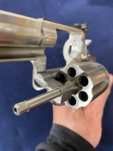 Smith and Wesson Model 686-3 357 Magnum Revolver - 6 of 9