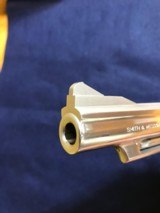 Smith and Wesson Model 66 No Dash 357 Magnum - 11 of 15