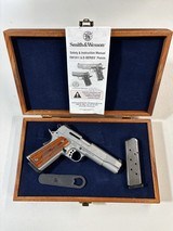 Smith & Wesson SW1911 E-Series Engraved - 4 of 8