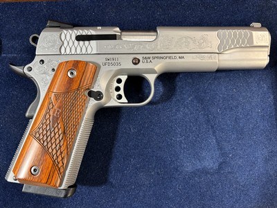 Smith & Wesson SW1911 E-Series Engraved