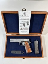 Smith & Wesson SW1911 E-Series Engraved - 3 of 8