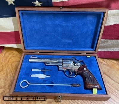 SMITH&WESSON REVOLVER 57 41 MAG