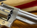 RUGER REDHAWK .44MAG REVOLVER - 6 of 10