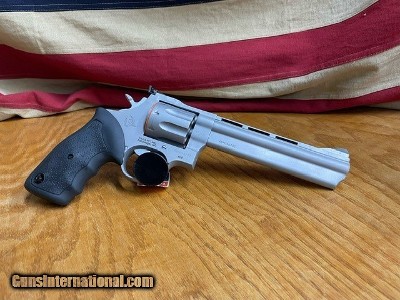 TAURUS 608.357MAG REVOLVER