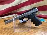 BROWNING BUCKMARK STANDARD .22LR PISTOL - 1 of 10