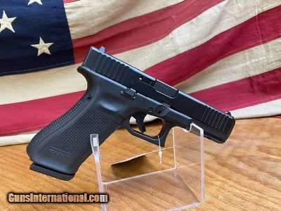 GLOCK 17 9MM PISTOL