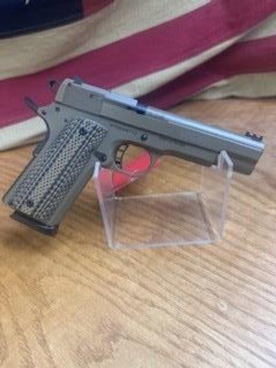 ROCK ISLAND 1911 W/BOX