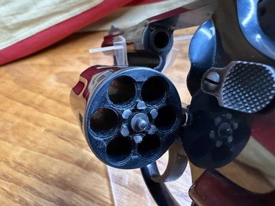 SMITH&WESSON 19-2 357MAG REVOLVER - Image 3 of 13