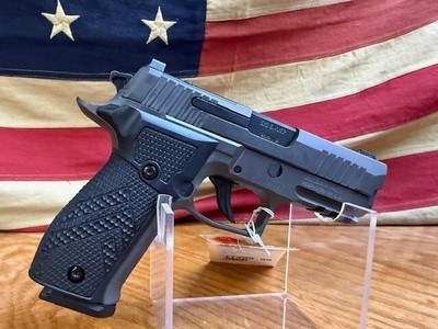 SIG SAUER P226 LEGION - Image 2 of 12
