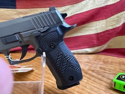 SIG SAUER P226 LEGION - Image 9 of 12