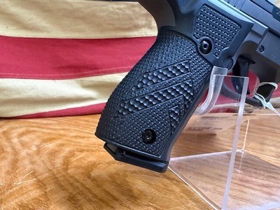 SIG SAUER P226 LEGION - Image 3 of 12