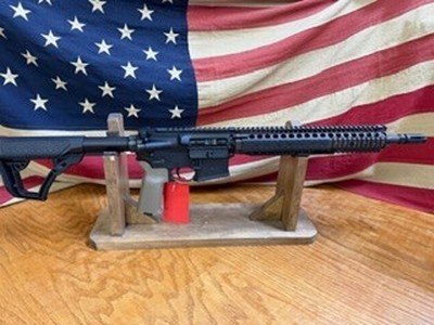 DANIEL DEFENSE M4A1 - Image 1 of 11