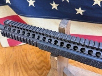 DANIEL DEFENSE M4A1 - Image 4 of 11