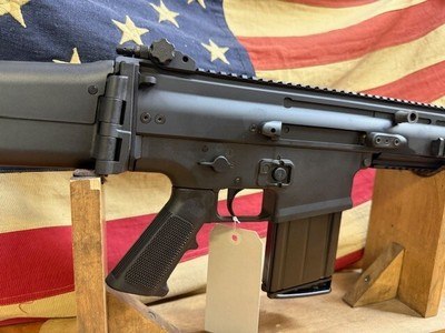 FN SCAR 17S - Image 14 of 15