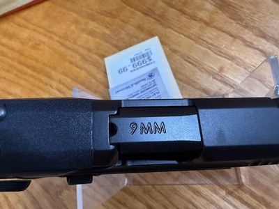SMITH & WESSON M&P9 - Image 3 of 14