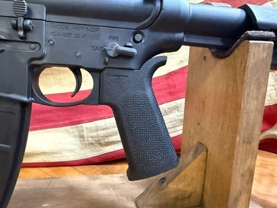 SMITH AND WESSON M&P 15-22 - Image 13 of 16