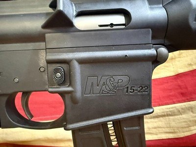 SMITH AND WESSON M&P 15-22 - Image 4 of 16