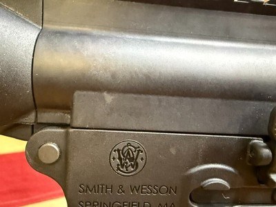 SMITH AND WESSON M&P 15-22 - Image 11 of 16