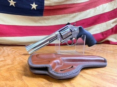 SMITH & WESSON 686-6 WITH HOLSTER - Image 1 of 11
