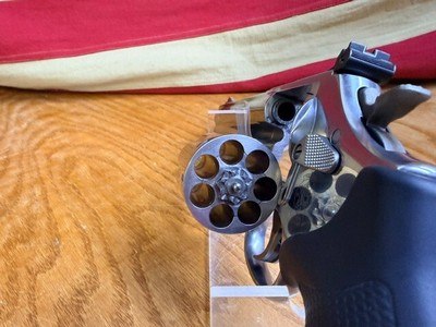 SMITH & WESSON 686-6 WITH HOLSTER - Image 2 of 11