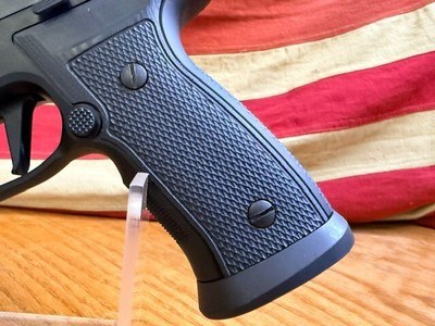 SIG SAUER P320 - Image 7 of 11