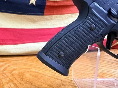 SIG SAUER P320 - Image 4 of 11