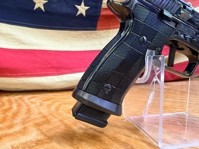 SIG SAUER P320 - Image 6 of 13