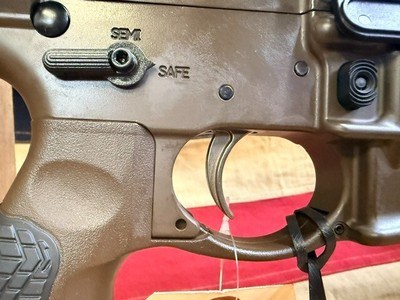 DANIEL DEFENSE M4 V7 5.56 RIFLE - Image 5 of 13
