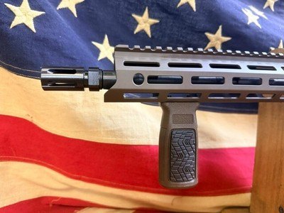 DANIEL DEFENSE M4 V7 5.56 RIFLE - Image 13 of 13