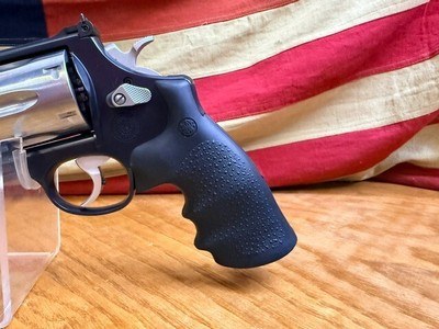 SMITH AND WESSON M629 MAGNUM HUNTER - Image 9 of 15