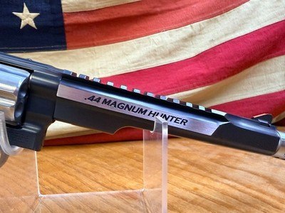 SMITH AND WESSON M629 MAGNUM HUNTER - Image 5 of 15