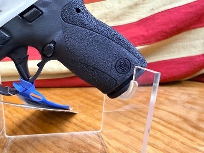 SMITH AND WESSON BODYGUARD - Image 8 of 10
