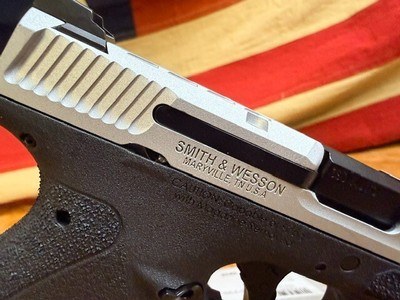 SMITH AND WESSON BODYGUARD - Image 4 of 10