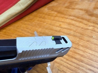 SMITH AND WESSON BODYGUARD - Image 3 of 10