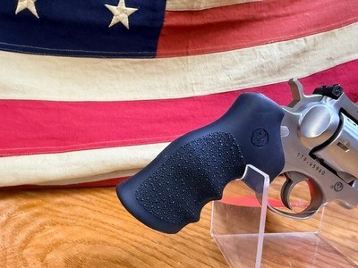 RUGER GP100 - Image 5 of 14